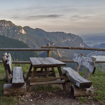 Апартаменты Cascina Del Galin Ланцо-д’Интельви Экстерьер фото